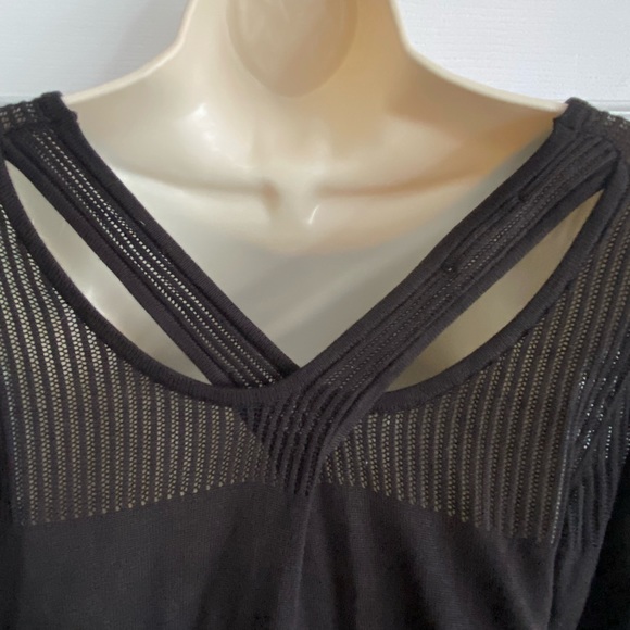 Black tunic with crossed back Size Large - Picture 3 of 3